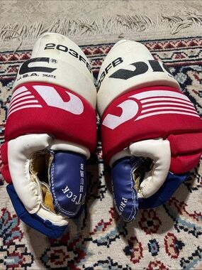 Bauer Red White and Blue Pro Hockey Gloves. Vic